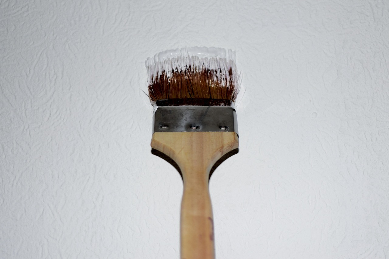 Caulking and Sealing a Painted Pasadena Home